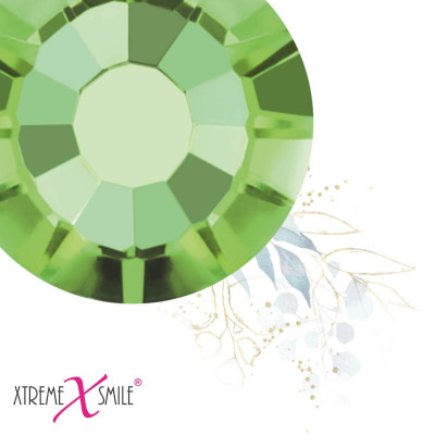Swarovski Tooth Gems – Green Apple Crystals – 25 pcs